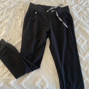 figs small joggers